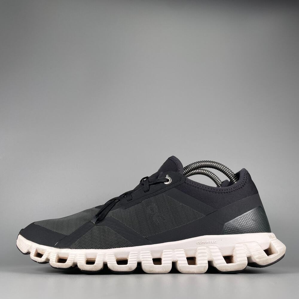 On Cloud X 3 AD Women's Size 10 Black/White Running Shoe Athletic Sneakers EUC